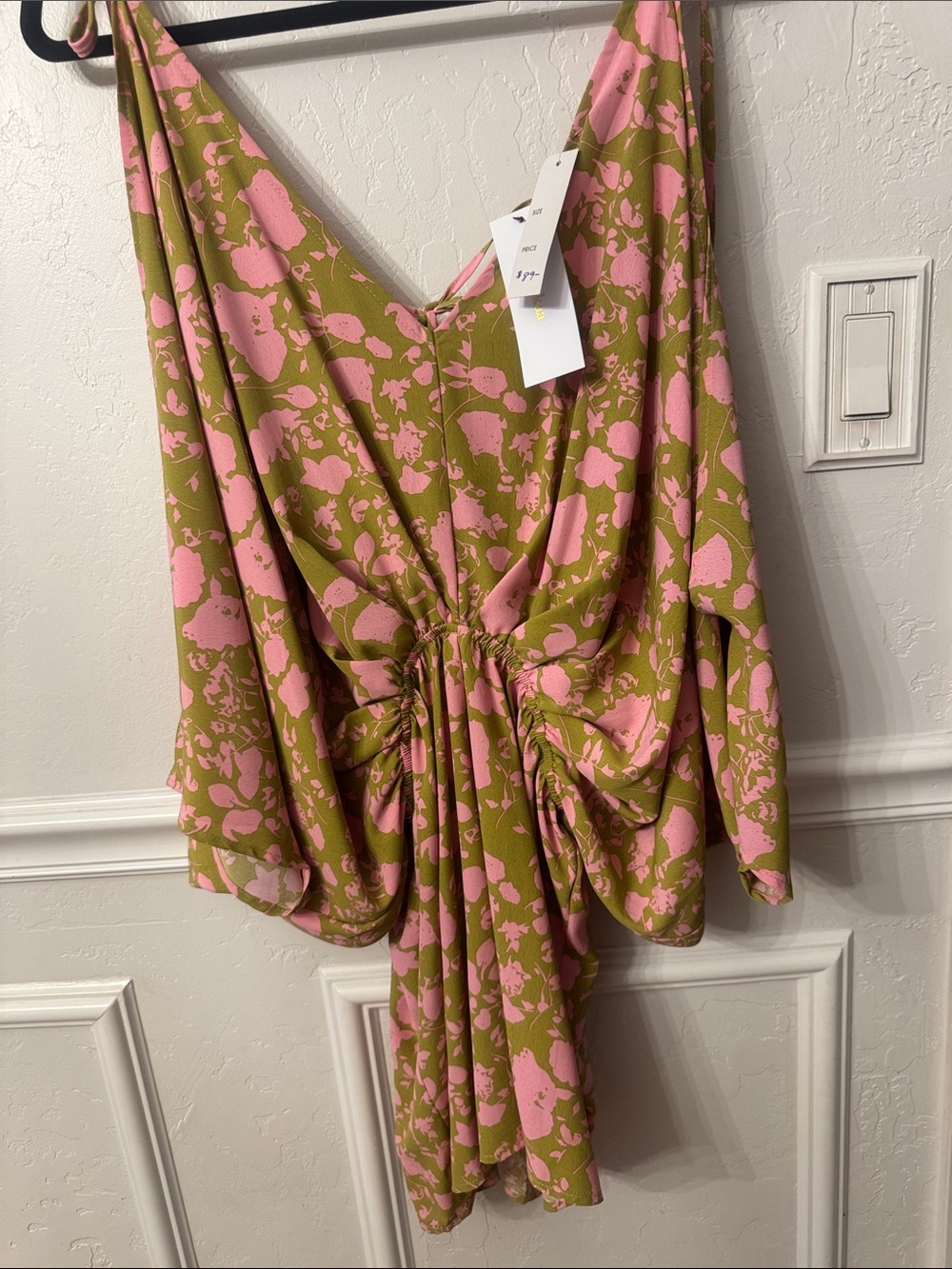 NWT Aakaa Pink Floral Olive Green V-Neck Gathered Waist Tunic Shorts